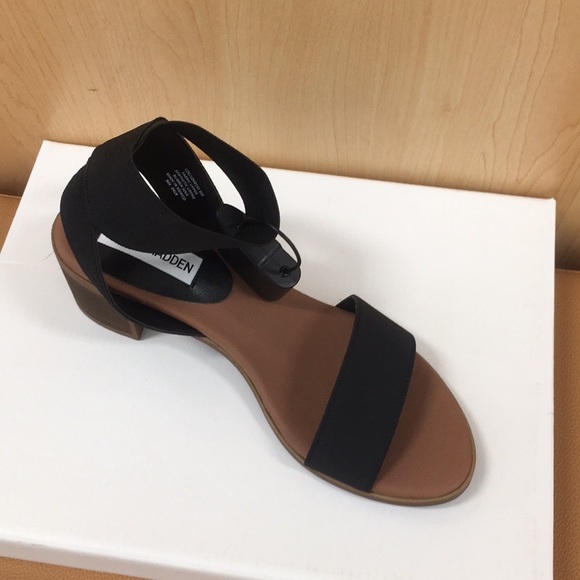 Steve Madden Shoes - 🖤Restocked Steve Madden Black Sandal 🖤